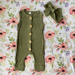 NEW Two-piece Olive Green Set (bow included)